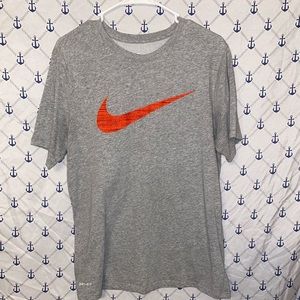 Men’s Nike shirt